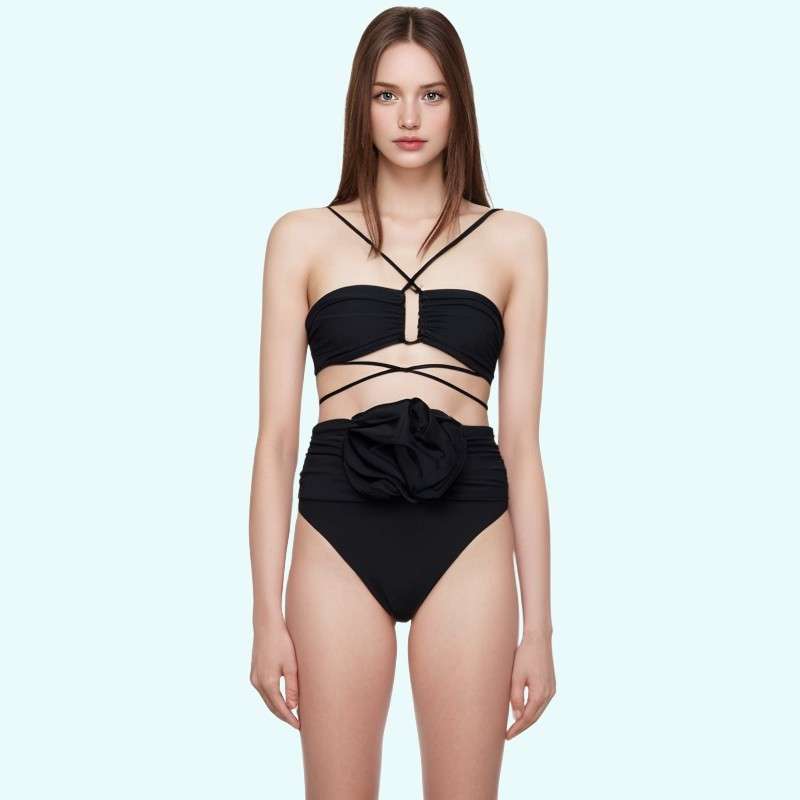 Bikini à la corde à lacets