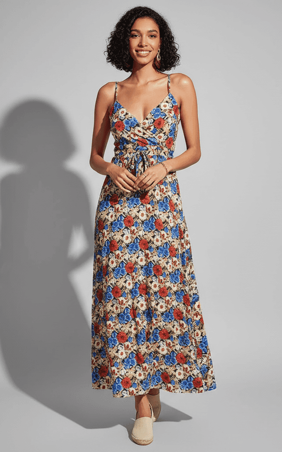 Robe maxi blanche brodée florale à col en V pour mariages de plage et tenues formelles de villégiature