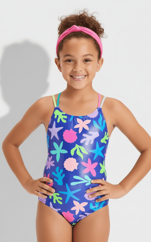 Maillot Une Pièce pour Filles Bleu avec imprimé vie marine multicolore et texture mesh.