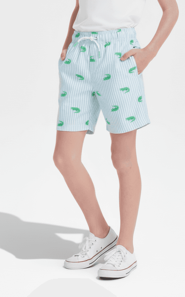 Short de Natation pour Garçons Rayures bleu clair avec imprimé graphique alligator vert.